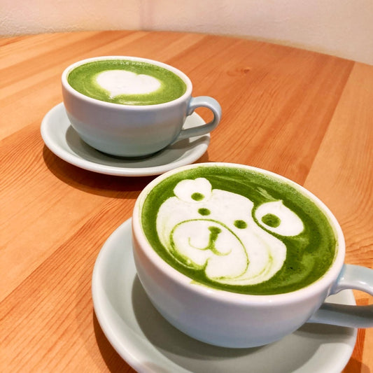 可愛いくまの抹茶ラテアートを楽しみませんか?