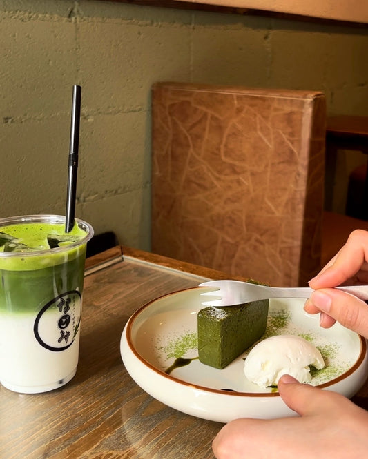 抹茶テリーヌのお持ち帰りができます!